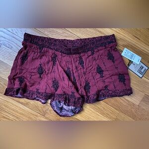 NWT Me to We Burgundy Black Shorts Size Medium